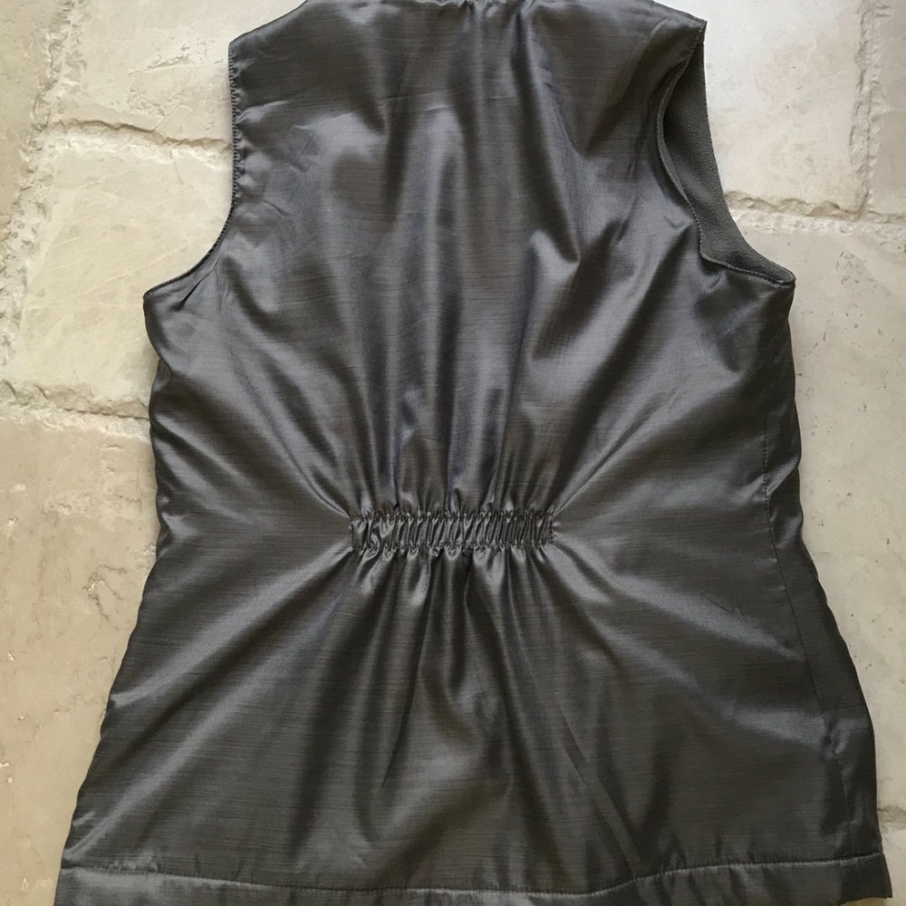 Vest - Picture 2 of 6